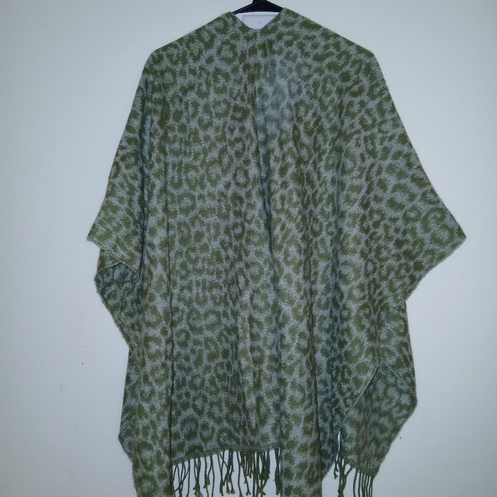Poncho Style wrap - Picture 3 of 3